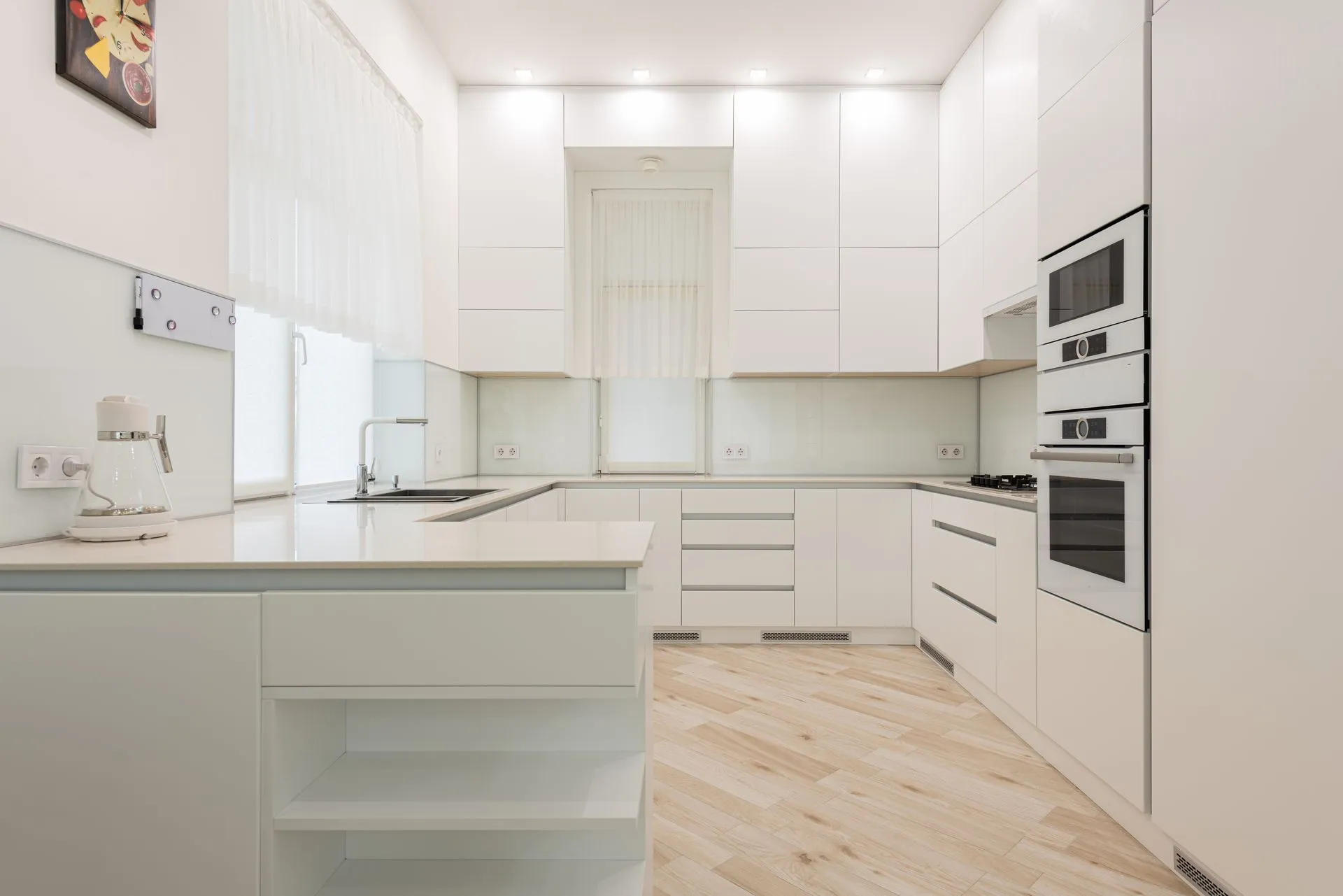 Cocina después de la reforma — fotografía ilustrativa